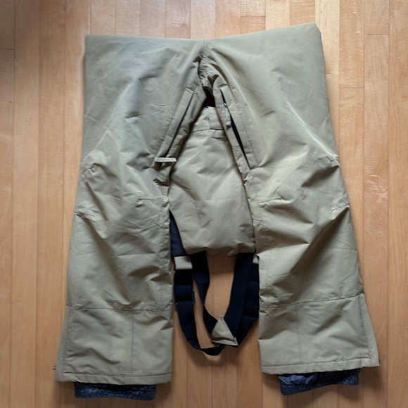 Turbine Juniors Drifter Bib Youth Size XL
Snowboarding Skiing Outdoor Snowpant - Picture 2 of 6